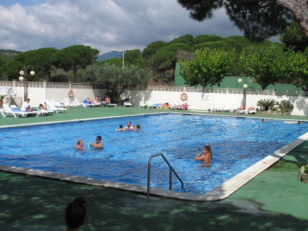 Camping Roca Grossa Calella Buitenkant foto