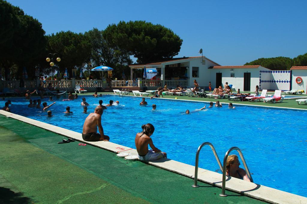 Camping Roca Grossa Calella Buitenkant foto