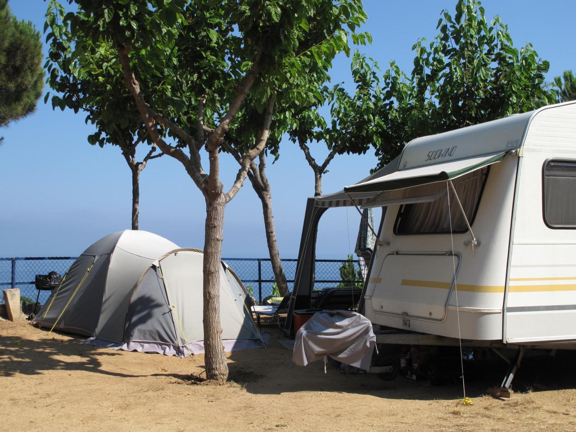 Camping Roca Grossa Calella Buitenkant foto