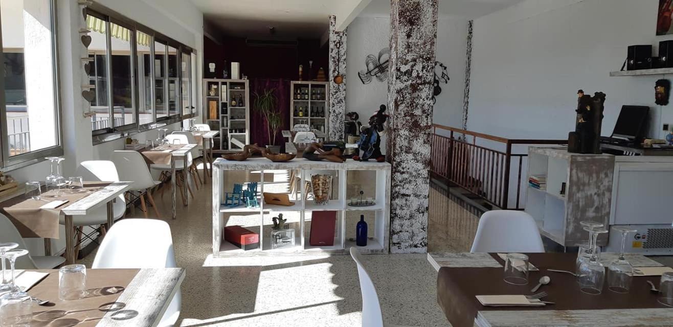 Camping Roca Grossa Calella Buitenkant foto