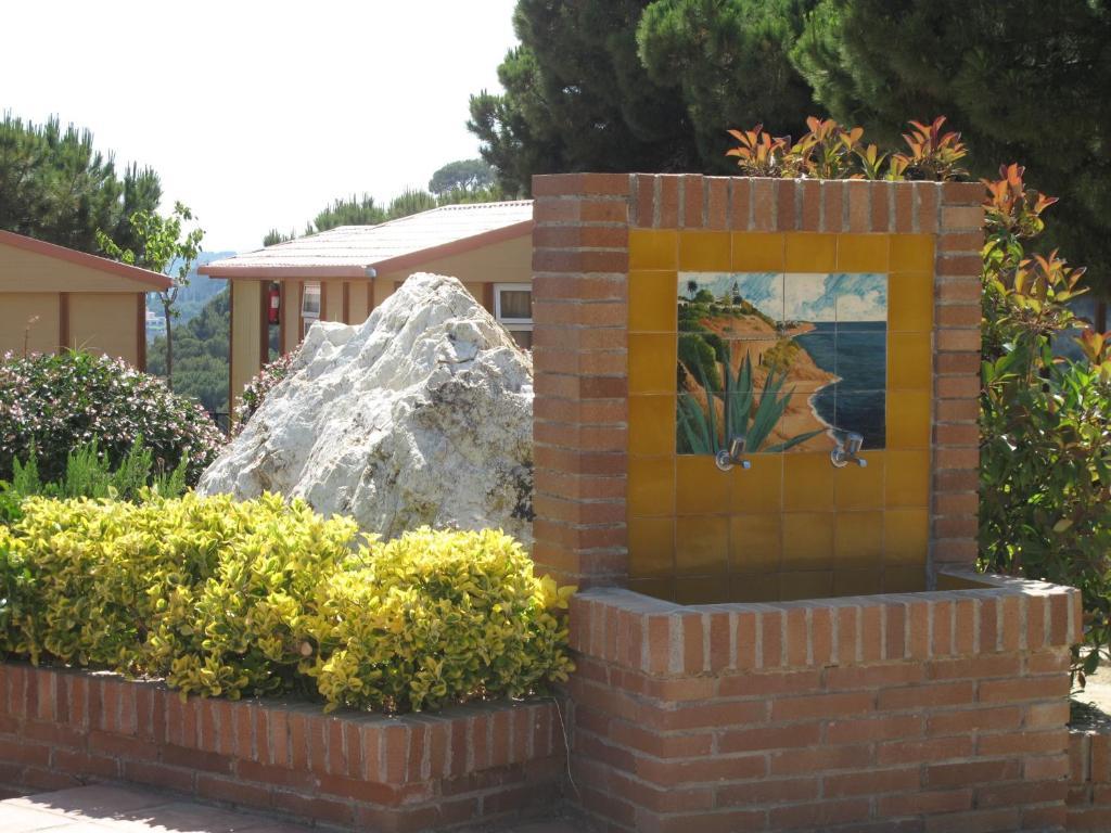 Camping Roca Grossa Calella Buitenkant foto