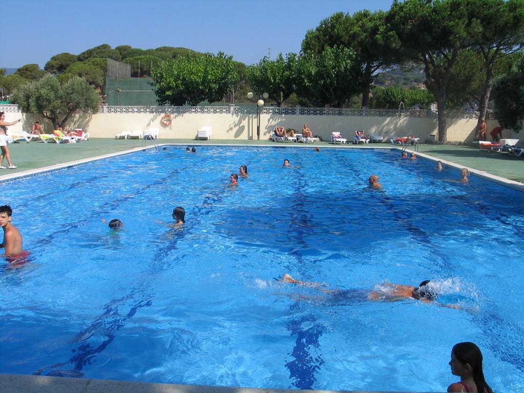 Camping Roca Grossa Calella Buitenkant foto