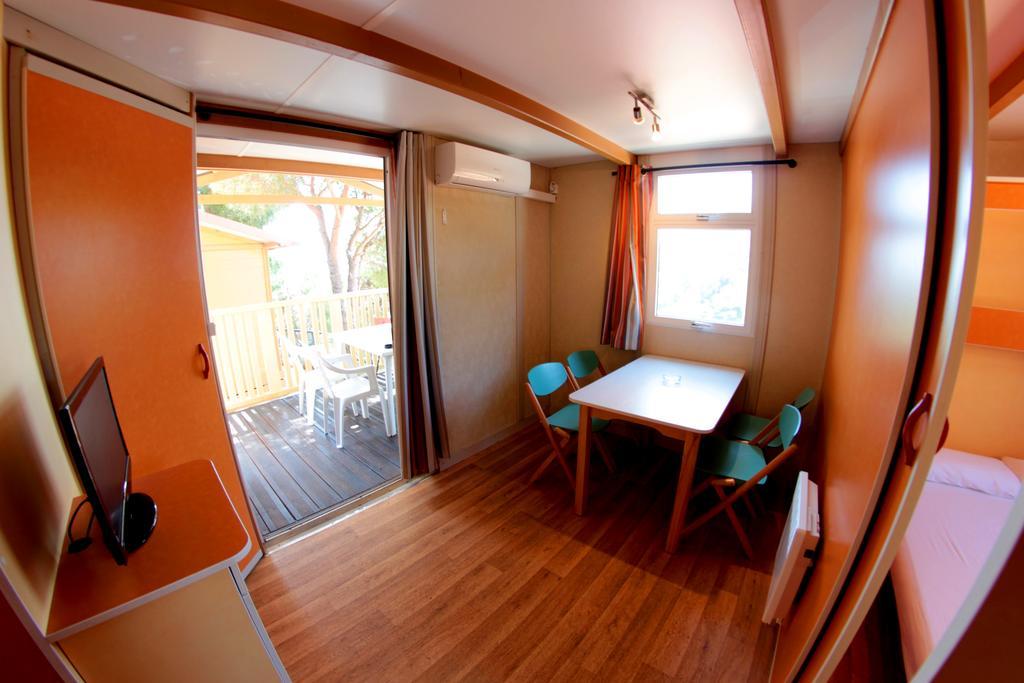 Camping Roca Grossa Calella Buitenkant foto