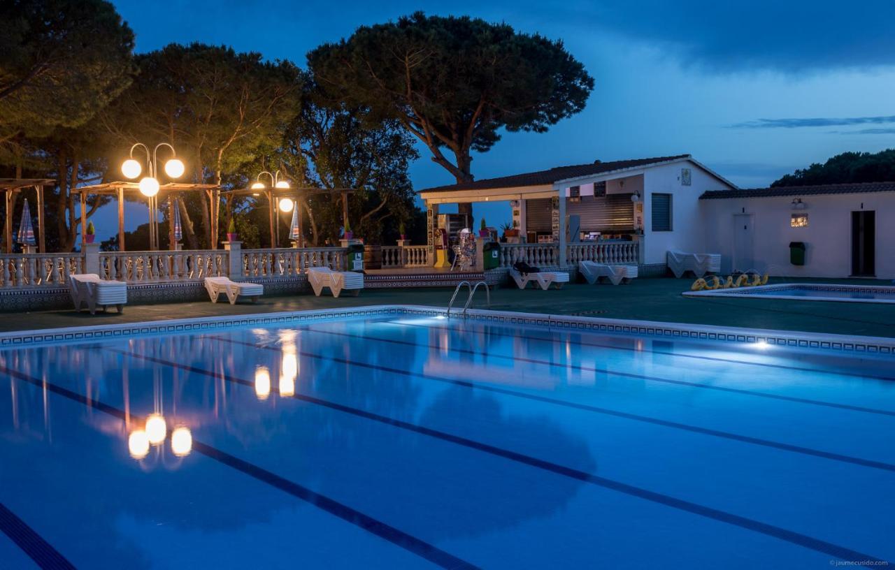 Camping Roca Grossa Calella Buitenkant foto